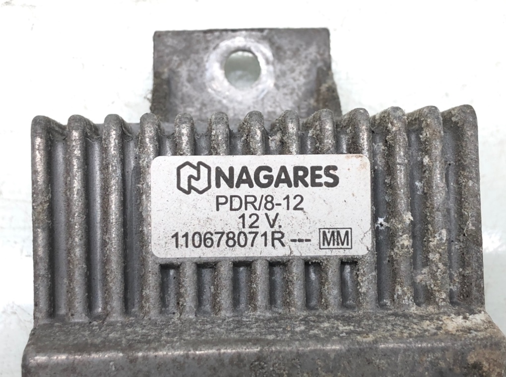 Реле накала свечей бу для Nissan Qashqai+2  2.0 DCi,  2011 г.