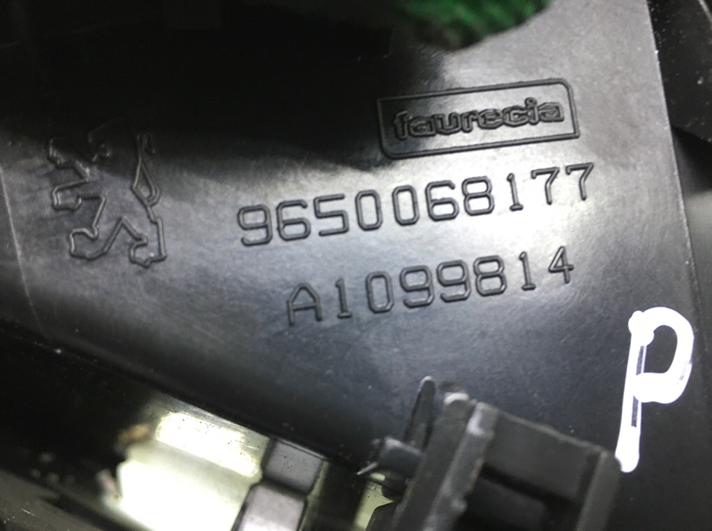 Дисплей бу для Peugeot 207  1.4 i,  2006 г.