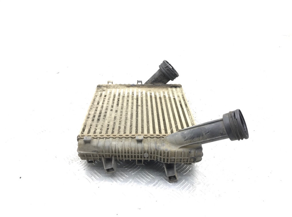 Интеркулер бу для Volkswagen Touareg 3.0 TDi, 2006 г. Интеркулер бу для Volkswagen Touareg 3.0 TDi, 2006 г.