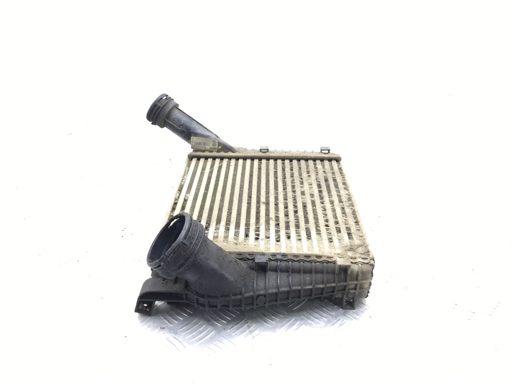 Интеркулер бу для Volkswagen Touareg 3.0 TDi, 2006 г. Интеркулер бу для Volkswagen Touareg 3.0 TDi, 2006 г.