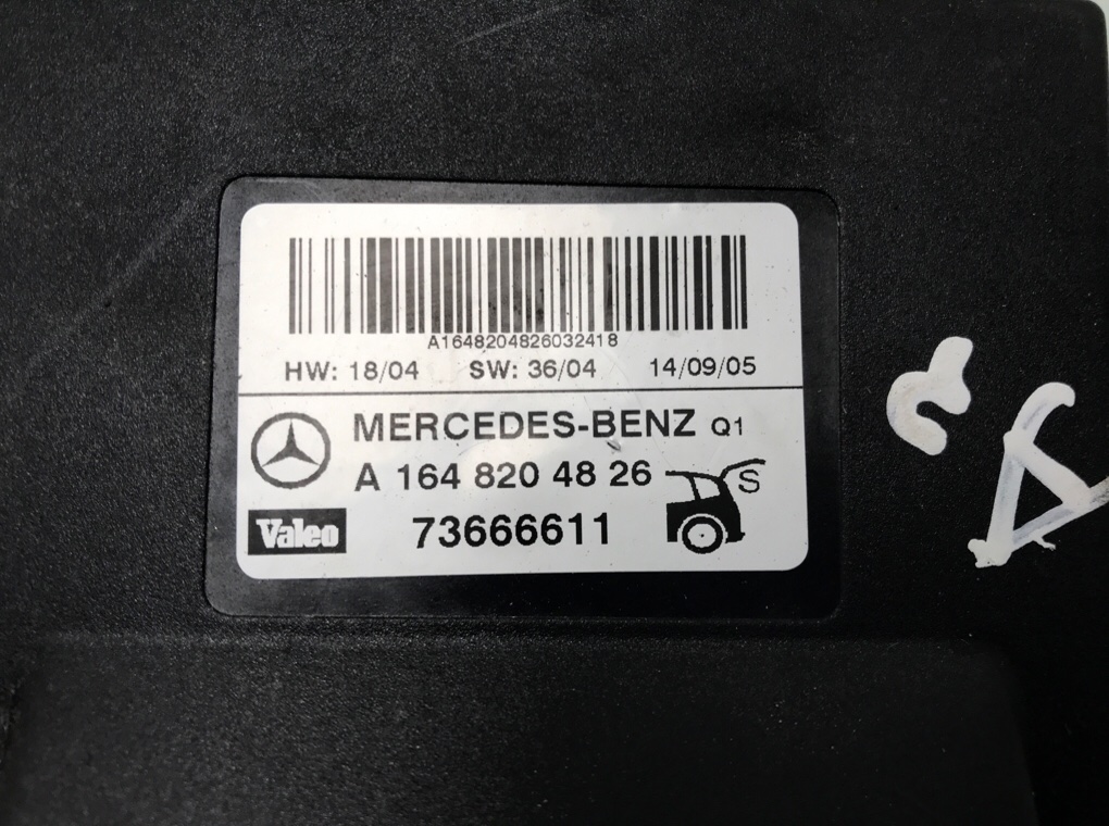 Блок управления крышкой багажника бу для Mercedes ML W164 3.0 CDi, 2005 г. Блок управления крышкой багажника бу для Mercedes ML W164 3.0 CDi, 2005 г.