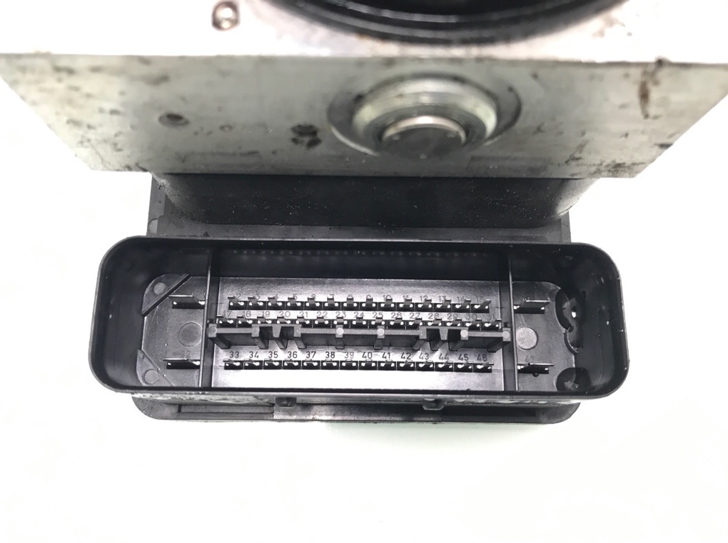 Блок ABS бу для BMW 3 E90/E91/E92/E93 2.0 i,  2010 г.