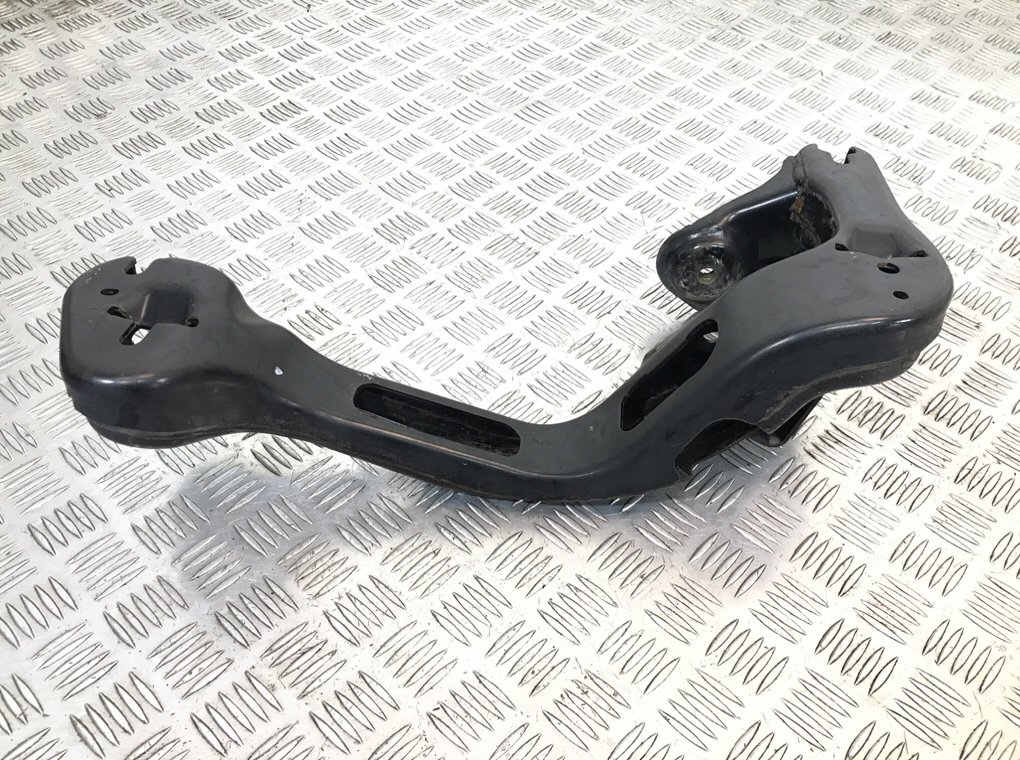 Кронштейн КПП бу для BMW X3 E83 2.0 TD, 2008 г.