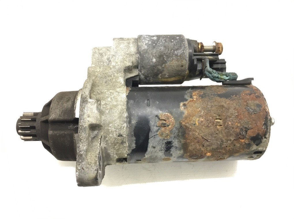 Стартер бу для Volkswagen Passat B6 2.0 TDi,  2010 г.