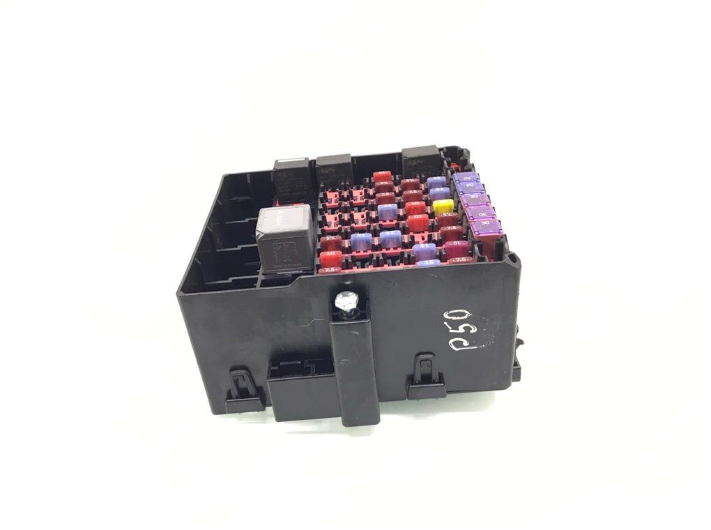 Блок предохранителей бу для Ford Fiesta 6 1.5 TDCi,  2014 г.