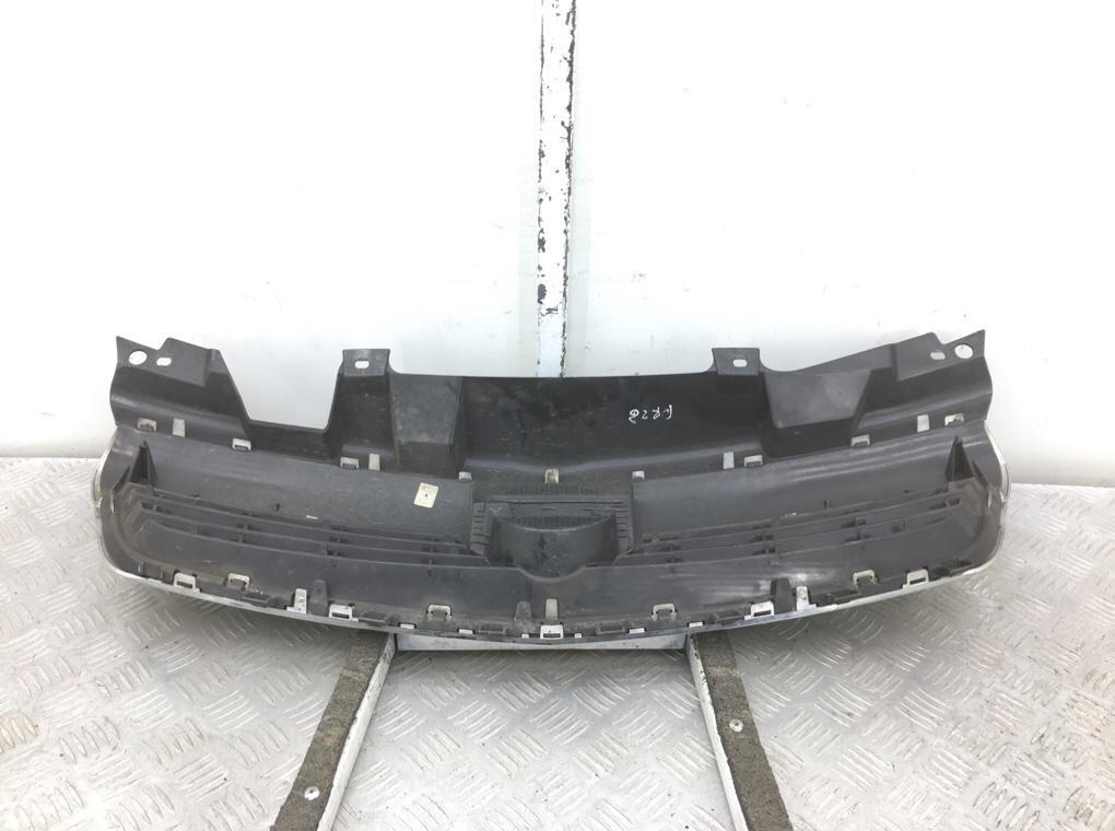Решетка радиатора бу для Opel Zafira B 1.8 i,  2007 г.