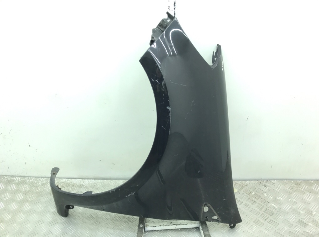 Крыло переднее левое бу для Renault Clio 3 1.2 i, 2010 г.