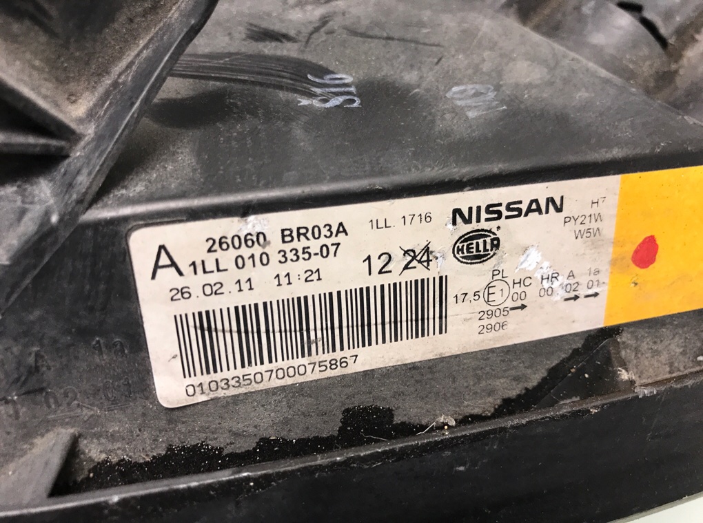 Фара левая бу для Nissan Qashqai  1.5 DCi,  2011 г.