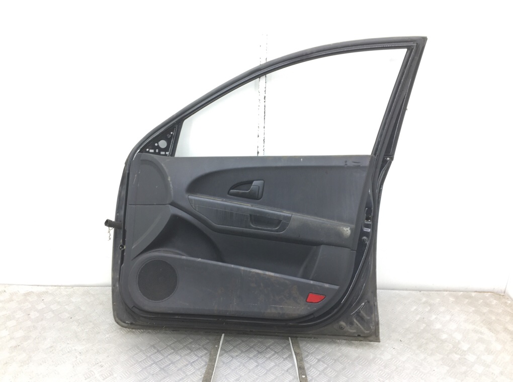 Дверь передняя правая бу для Kia Ceed  1.4 i,  2009 г.