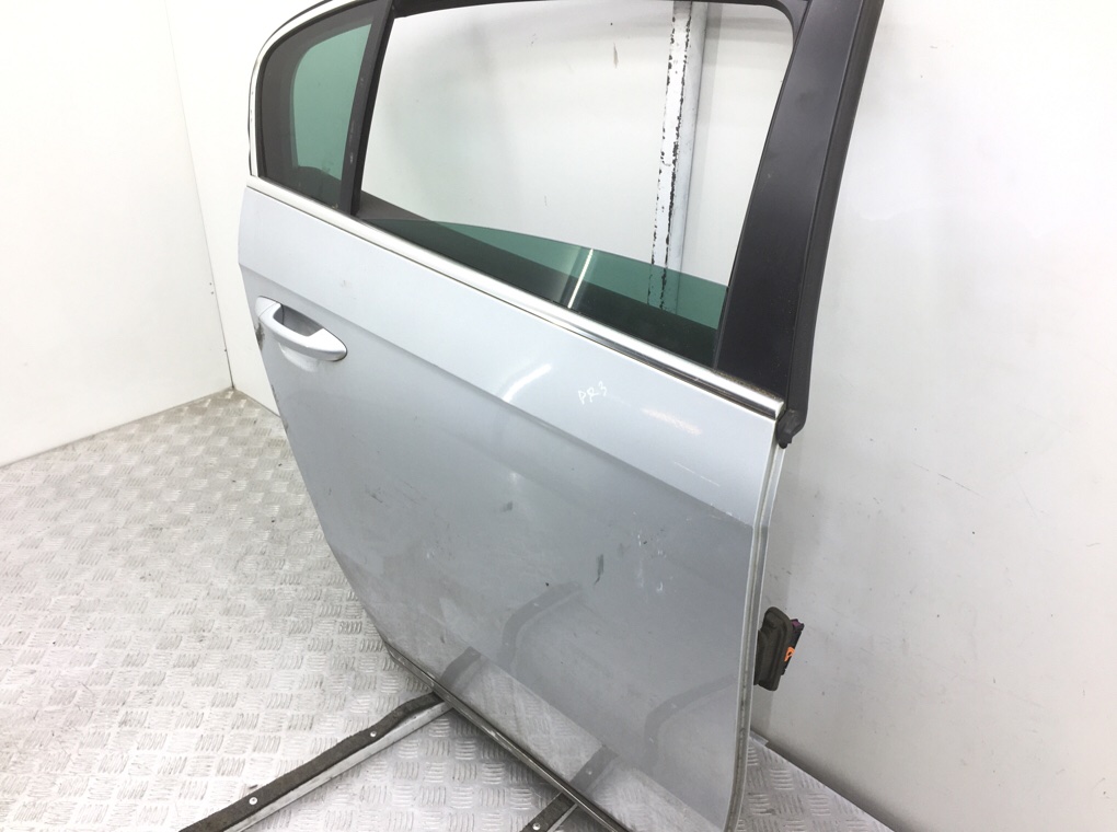 Дверь задняя правая бу для Volkswagen Passat B7 2.0 TDi,  2011 г.