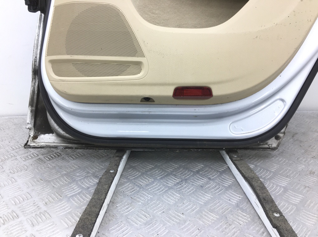 Дверь задняя правая бу для Volkswagen Passat B7 2.0 TDi,  2011 г.