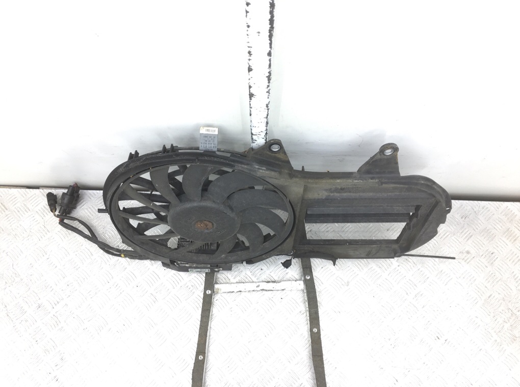 Вентилятор радиатора бу для Audi A4 B7 2.0 TDi,  2007 г.