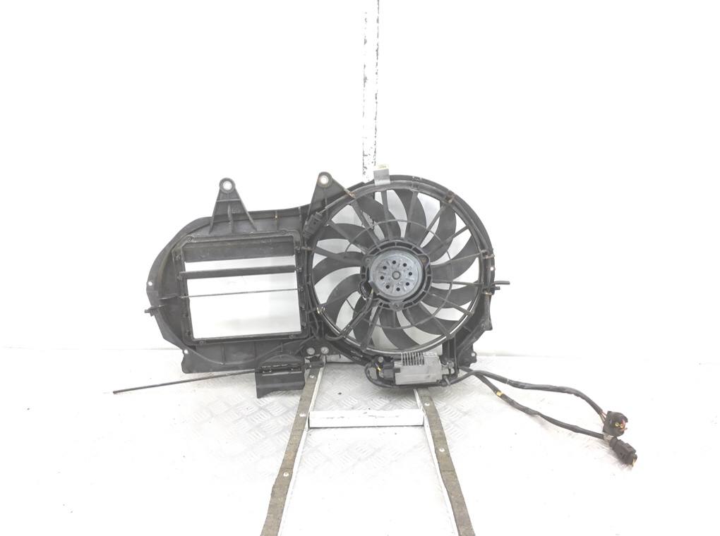 Вентилятор радиатора бу для Audi A4 B7 2.0 TDi,  2007 г.