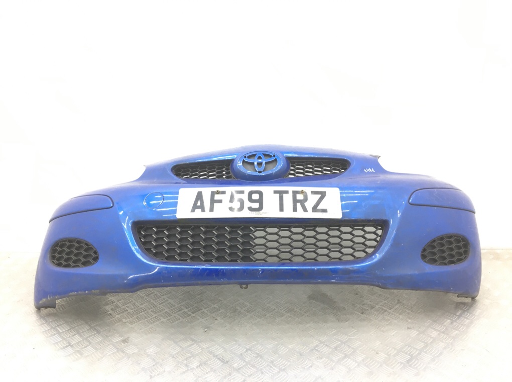Бампер передний бу для Toyota Aygo  1.0 i,  2009 г.