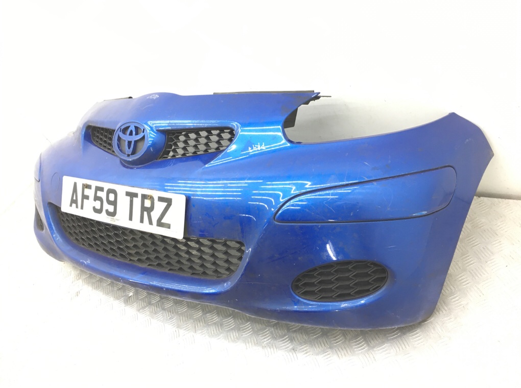 Бампер передний бу для Toyota Aygo  1.0 i,  2009 г.