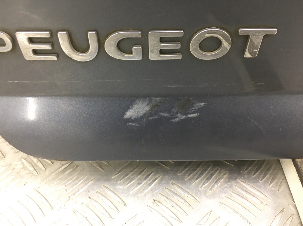 Крышка багажника бу для Peugeot 407  2.0 HDi,  2007 г.