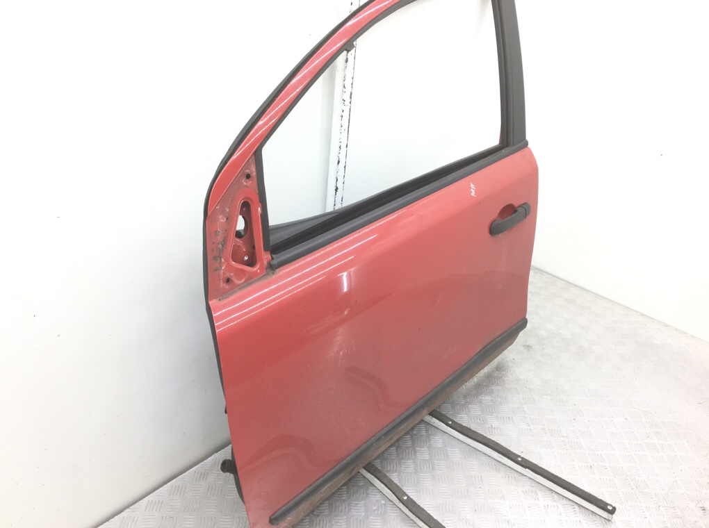 Дверь передняя левая бу для Nissan Note E11 1.5 DCi,  2007 г.
