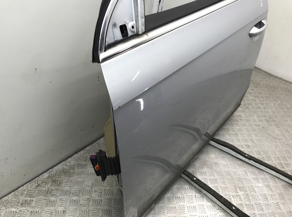 Дверь передняя левая бу для Volkswagen Passat B7 2.0 TDi,  2011 г.