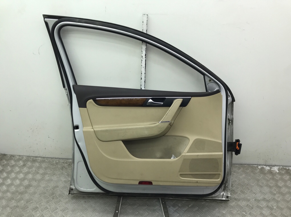 Дверь передняя левая бу для Volkswagen Passat B7 2.0 TDi,  2011 г.