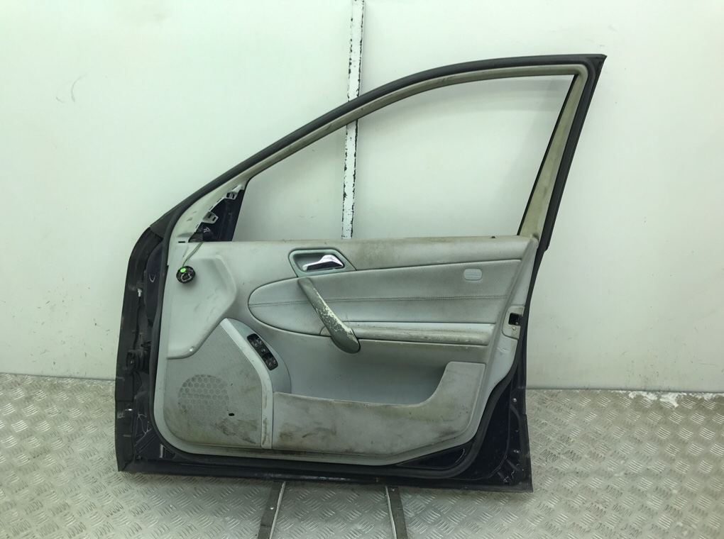 Дверь передняя правая бу для Mercedes C W203 1.8 i,  2004 г.