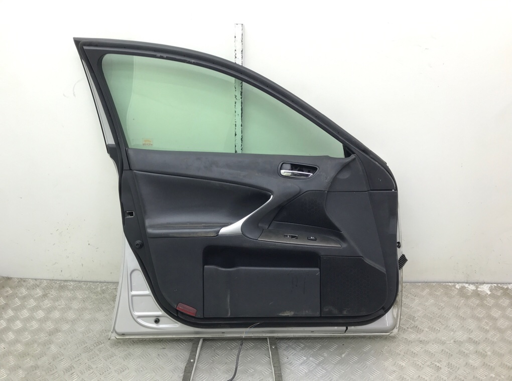 Дверь передняя левая бу для Lexus IS 2 2.5 i,  2006 г.
