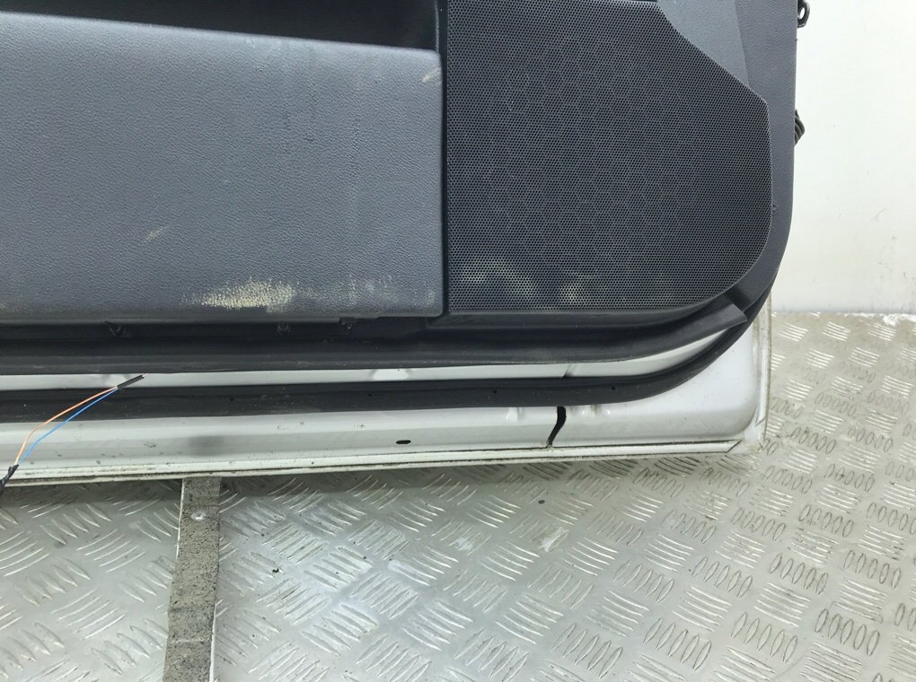 Дверь передняя левая бу для Lexus IS 2 2.5 i,  2006 г.