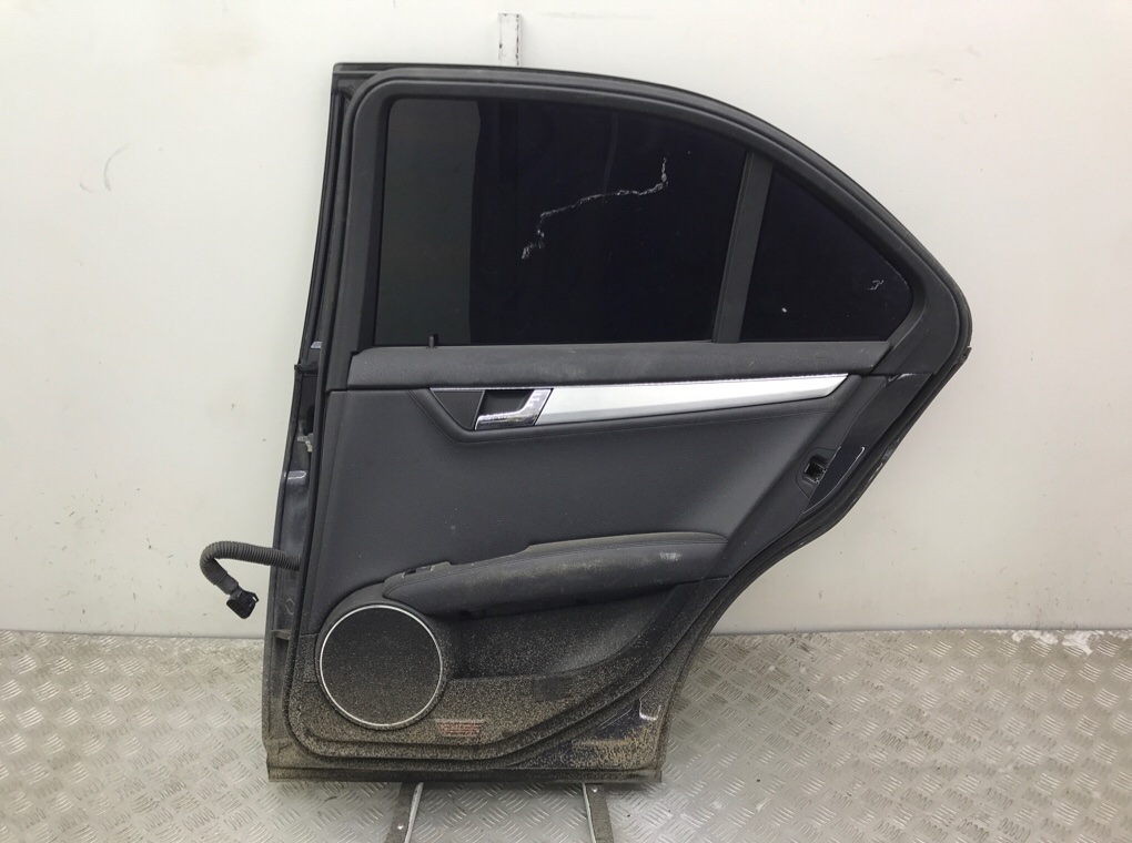 Дверь задняя правая бу для Mercedes C W204 3.0 CDI,  2009 г.