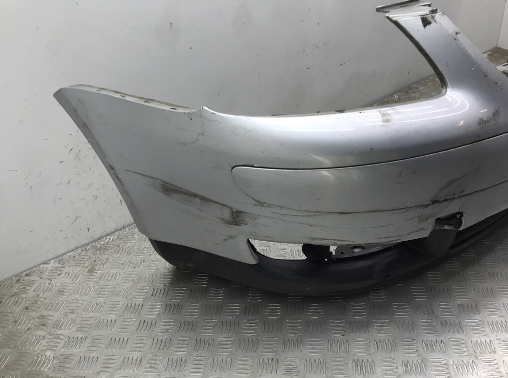Бампер передний бу для Volkswagen Touran  1.9 TDi,  2006 г.