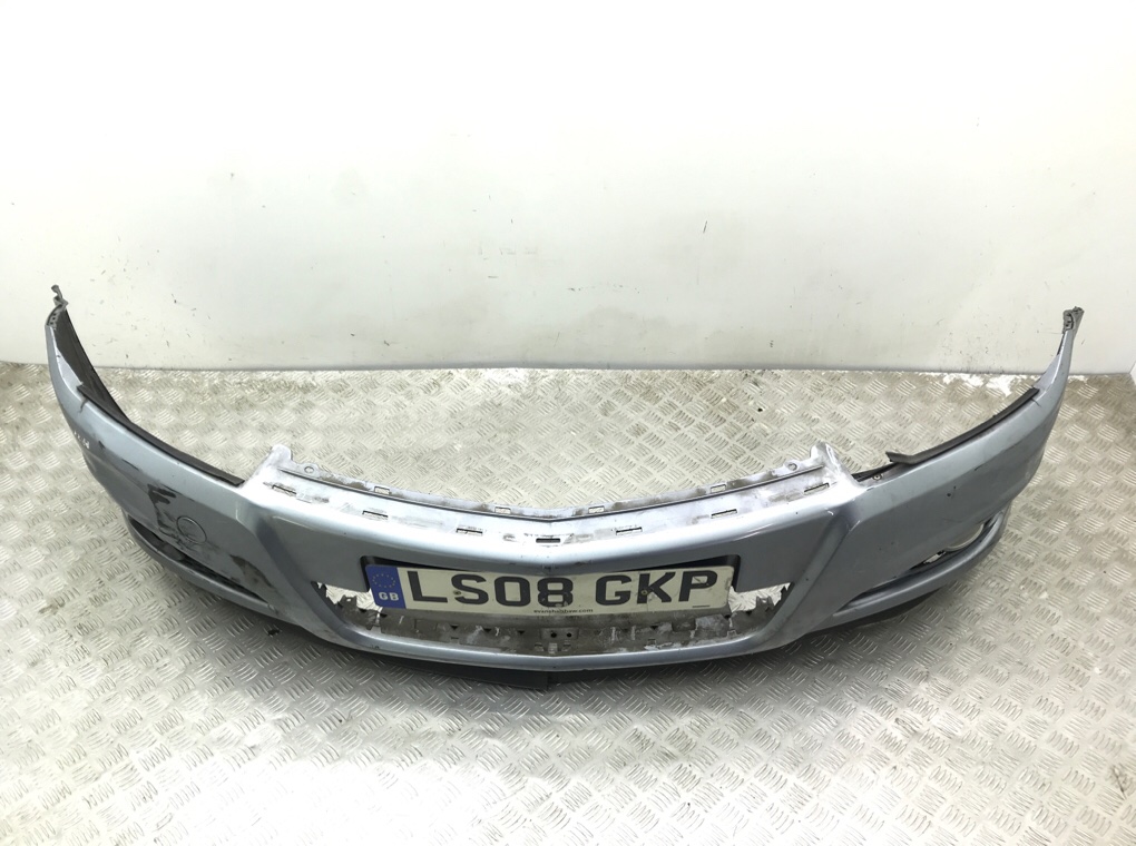 Бампер передний бу для Opel Astra H 1.8 i,  2008 г.