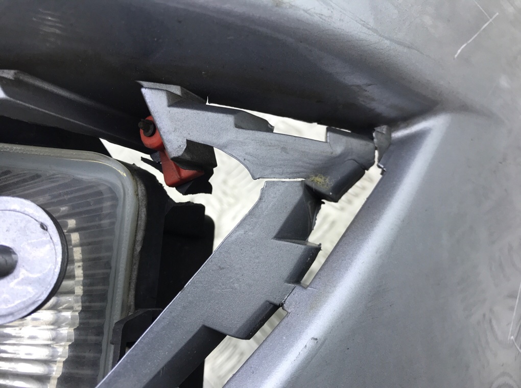 Бампер передний бу для Opel Astra H 1.8 i,  2008 г.