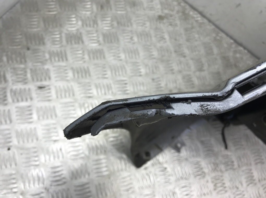 Бампер передний бу для Opel Astra H 1.8 i,  2008 г.