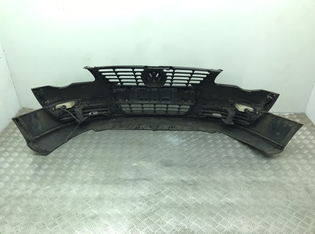 Бампер передний бу для Volkswagen Passat B6 2.0 TDi,  2007 г.