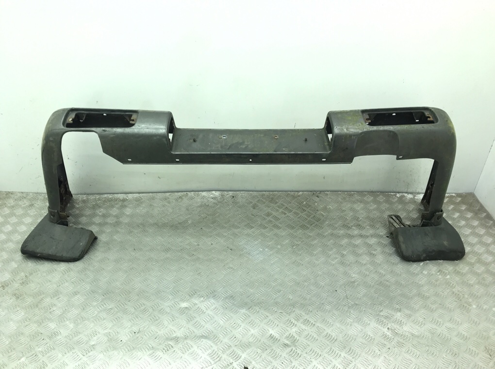 Бампер задний бу для Opel Monterey  3.2 i,  1997 г.