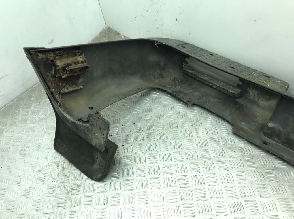 Бампер задний бу для Opel Monterey  3.2 i,  1997 г.