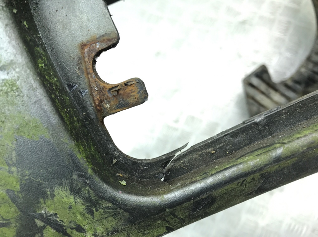 Бампер задний бу для Opel Monterey  3.2 i,  1997 г.