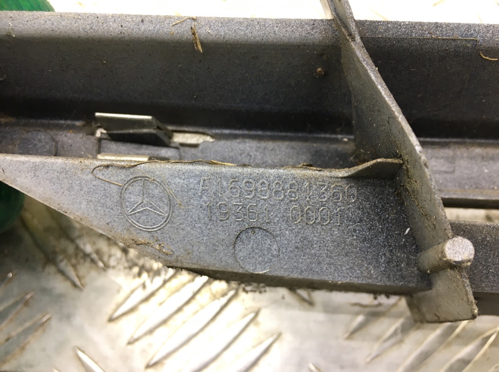 Решетка радиатора бу для Mercedes A W169 2.0 CDi,  2011 г.