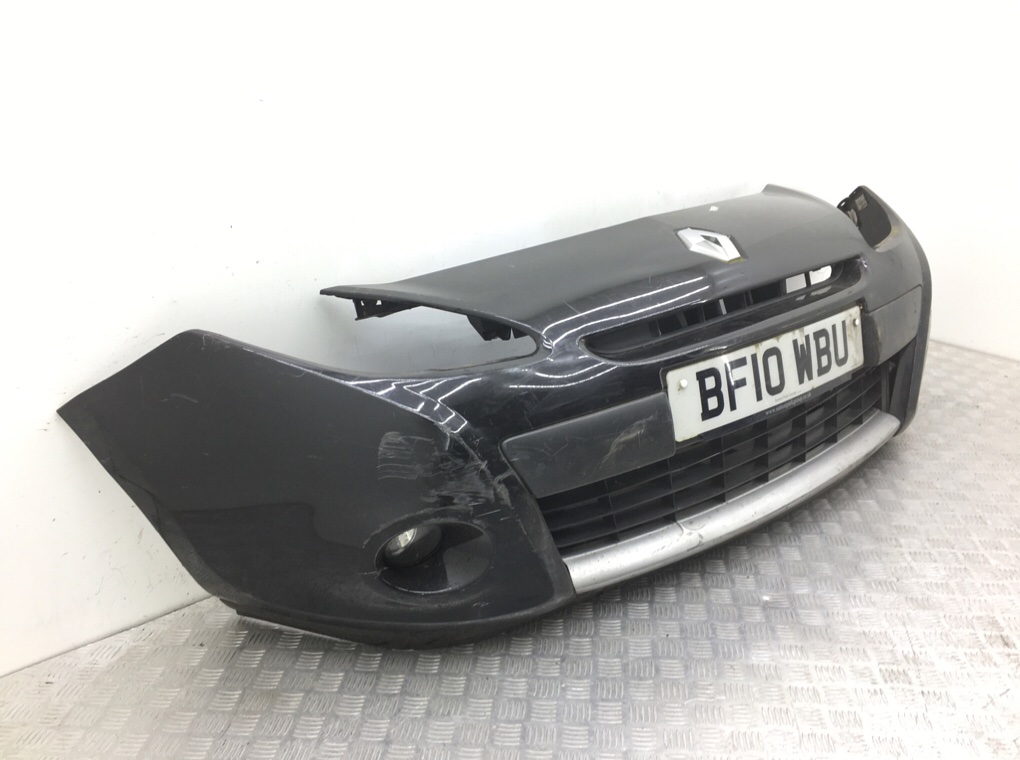 Бампер передний бу для Renault Clio 3 1.2 i, 2010 г. Бампер передний бу для Renault Clio 3 1.2 i, 2010 г.
