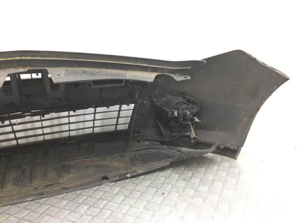 Бампер передний бу для Renault Clio 3 1.2 i, 2010 г. Бампер передний бу для Renault Clio 3 1.2 i, 2010 г.