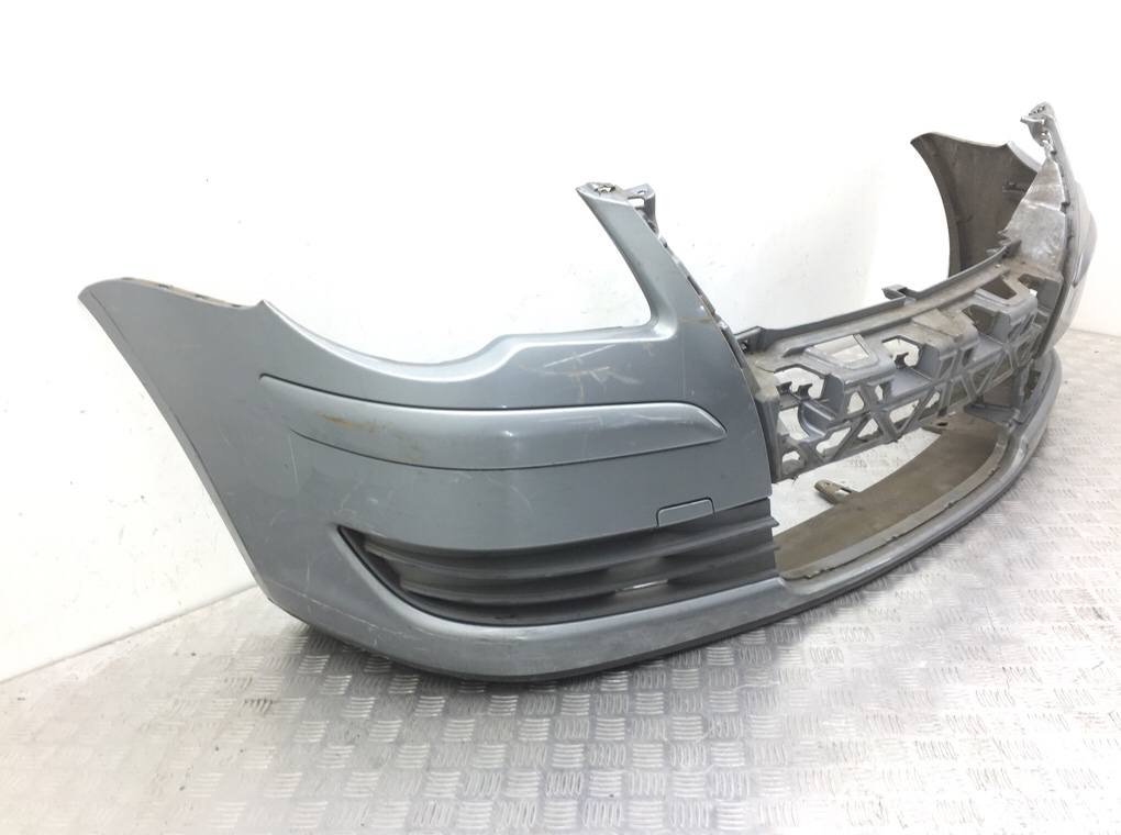 Бампер передний бу для Volkswagen Touran  2.0 TDi,  2007 г.