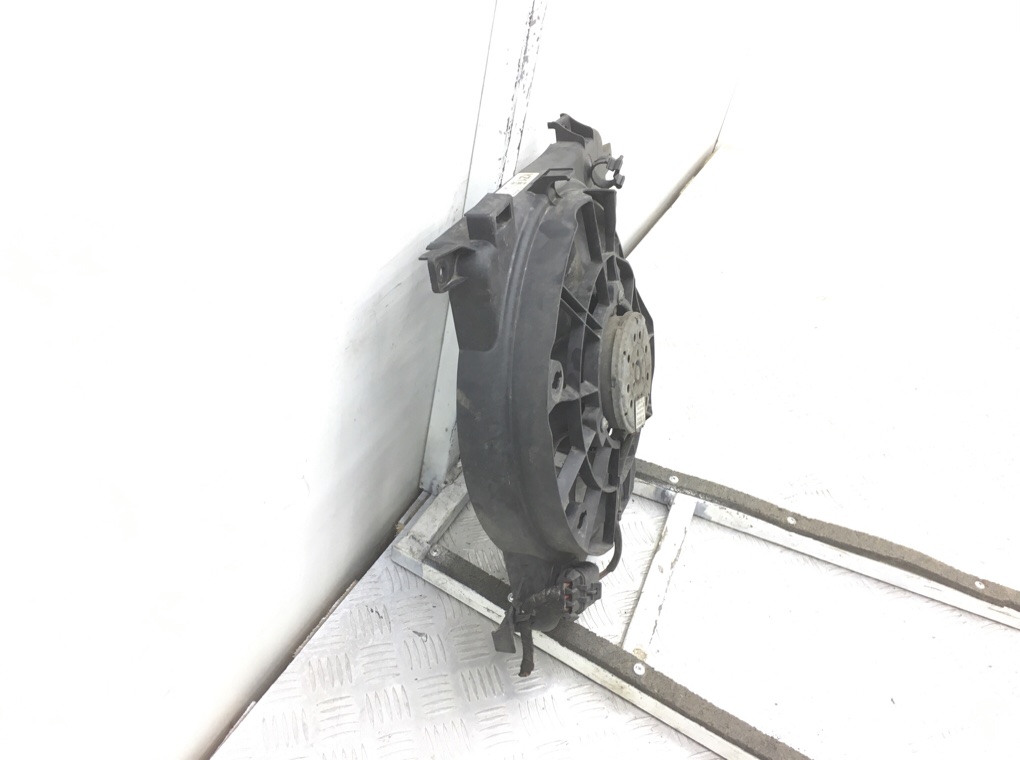 Вентилятор радиатора бу для Opel Astra H 1.7 CDTi, 2005 г. Вентилятор радиатора бу для Opel Astra H 1.7 CDTi, 2005 г.