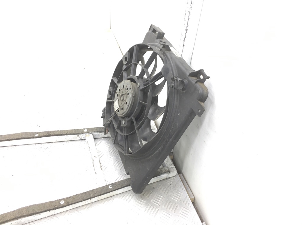 Вентилятор радиатора бу для Opel Astra H 1.7 CDTi, 2005 г. Вентилятор радиатора бу для Opel Astra H 1.7 CDTi, 2005 г.