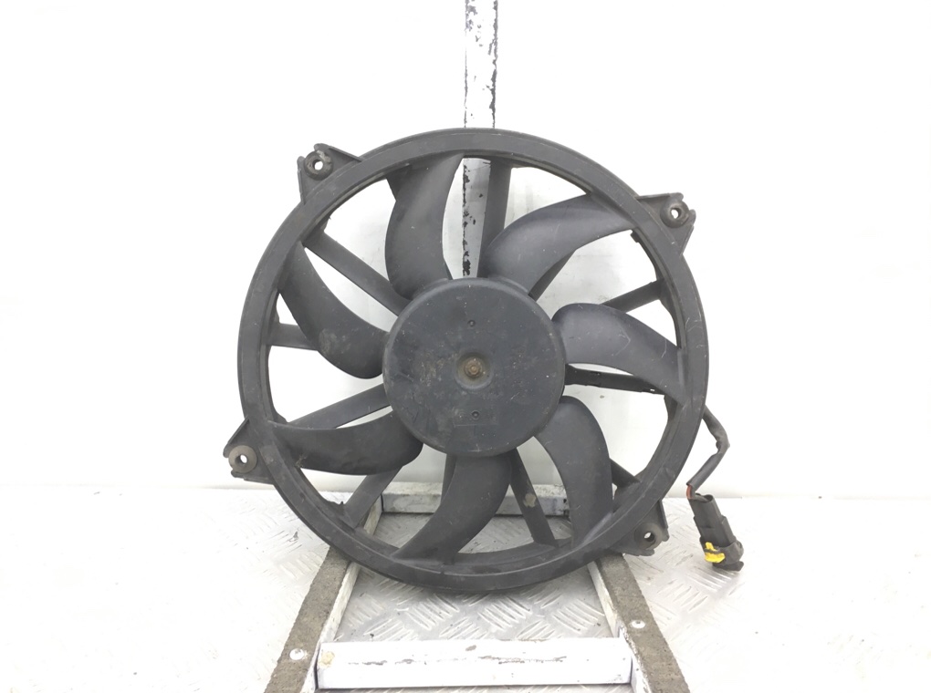 Вентилятор радиатора бу для Peugeot 307 1.6 HDi, 2007 г.