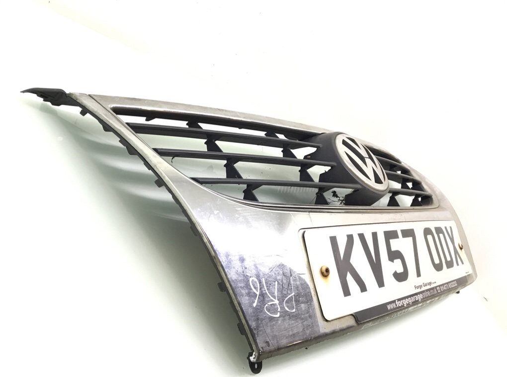 Решетка радиатора бу для Volkswagen Touran  2.0 TDi,  2007 г.