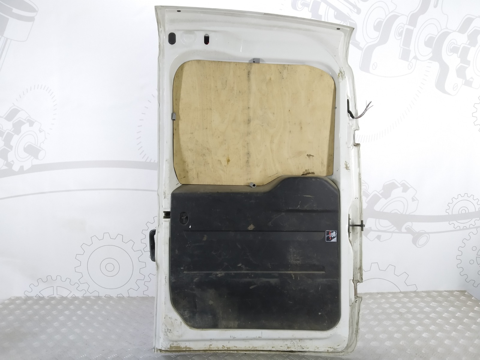 Дверь задняя распашная левая бу для Opel Combo D 1.3 CDTi, 2014 г. Дверь задняя распашная левая бу для Opel Combo D 1.3 CDTi, 2014 г.