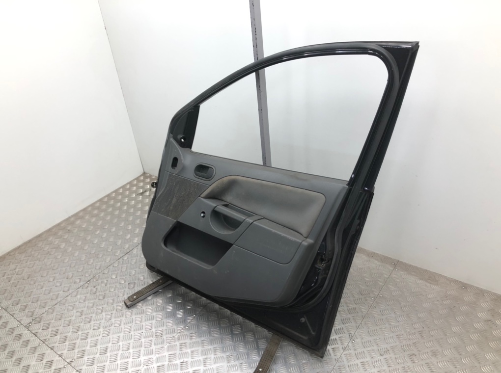 Дверь передняя правая бу для Ford Fiesta 5 1.3 i,  2003 г.