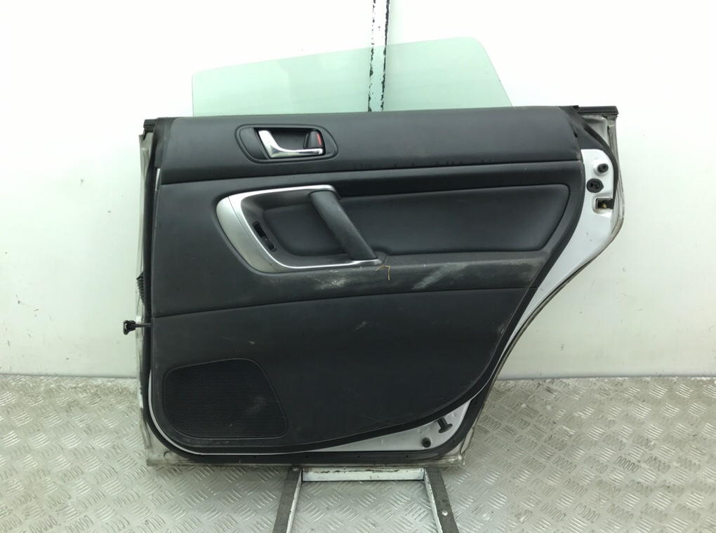 Дверь задняя правая бу для Subaru Legacy 4 2.5 i,  2005 г.