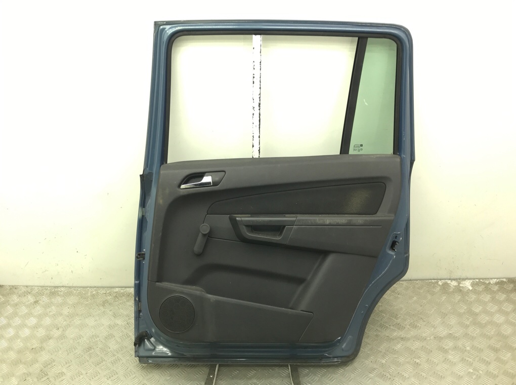 Дверь задняя правая бу для Opel Zafira B 1.6 i,  2007 г.