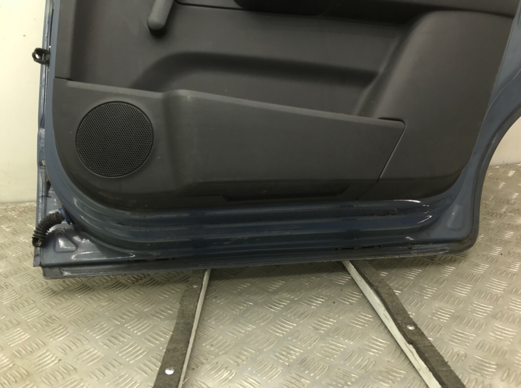 Дверь задняя правая бу для Opel Zafira B 1.6 i,  2007 г.