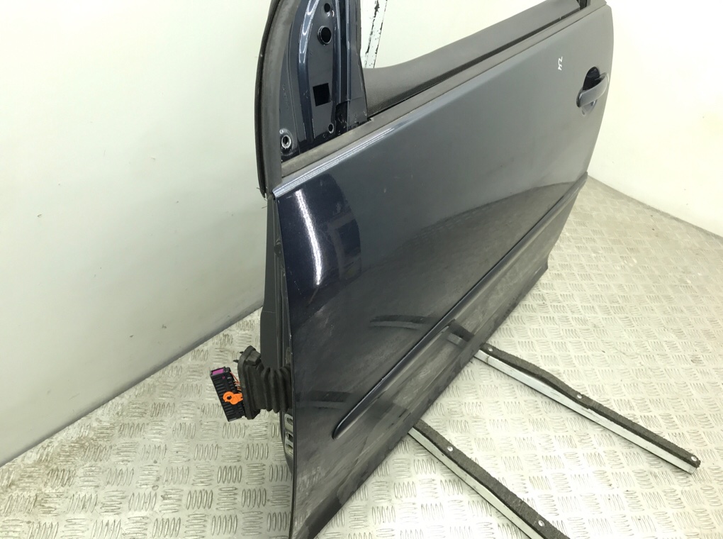 Дверь передняя левая бу для Volkswagen Golf 5 1.6 i,  2007 г.