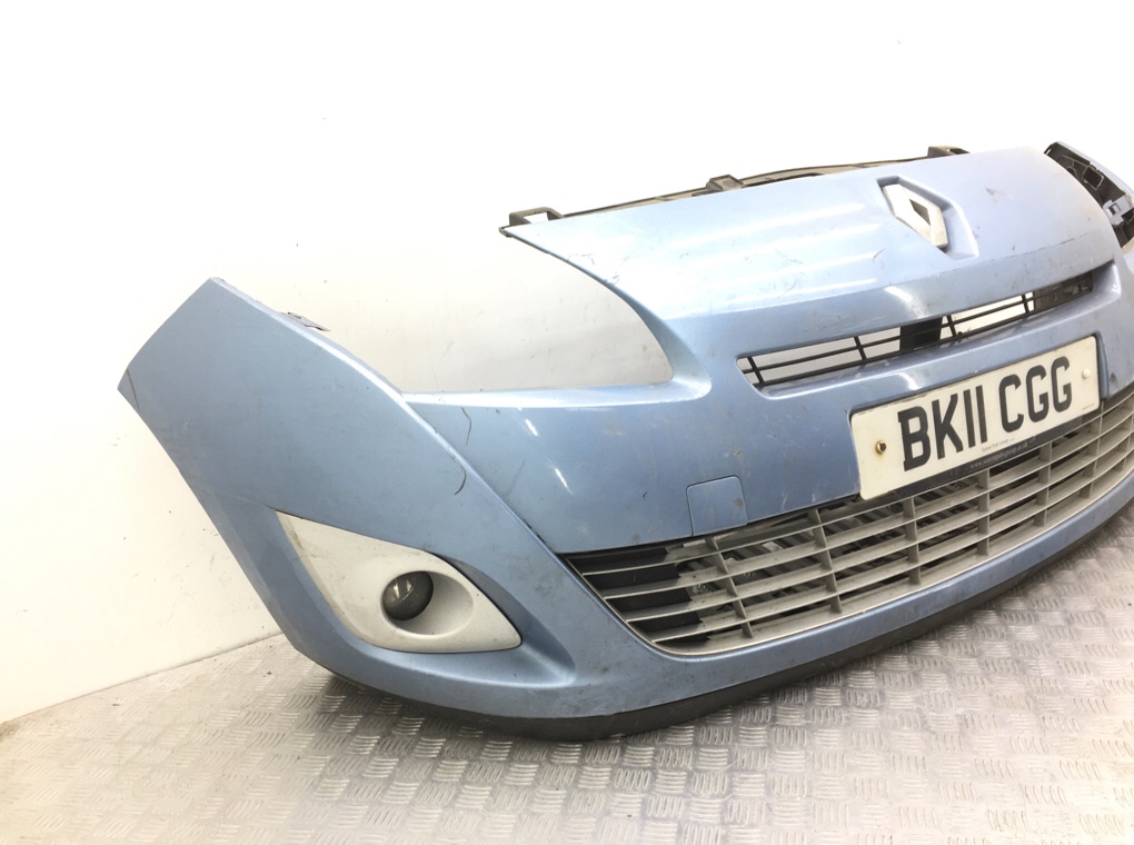 Бампер передний бу для Renault Grand Scenic 3 1.5 DCi,  2011 г.